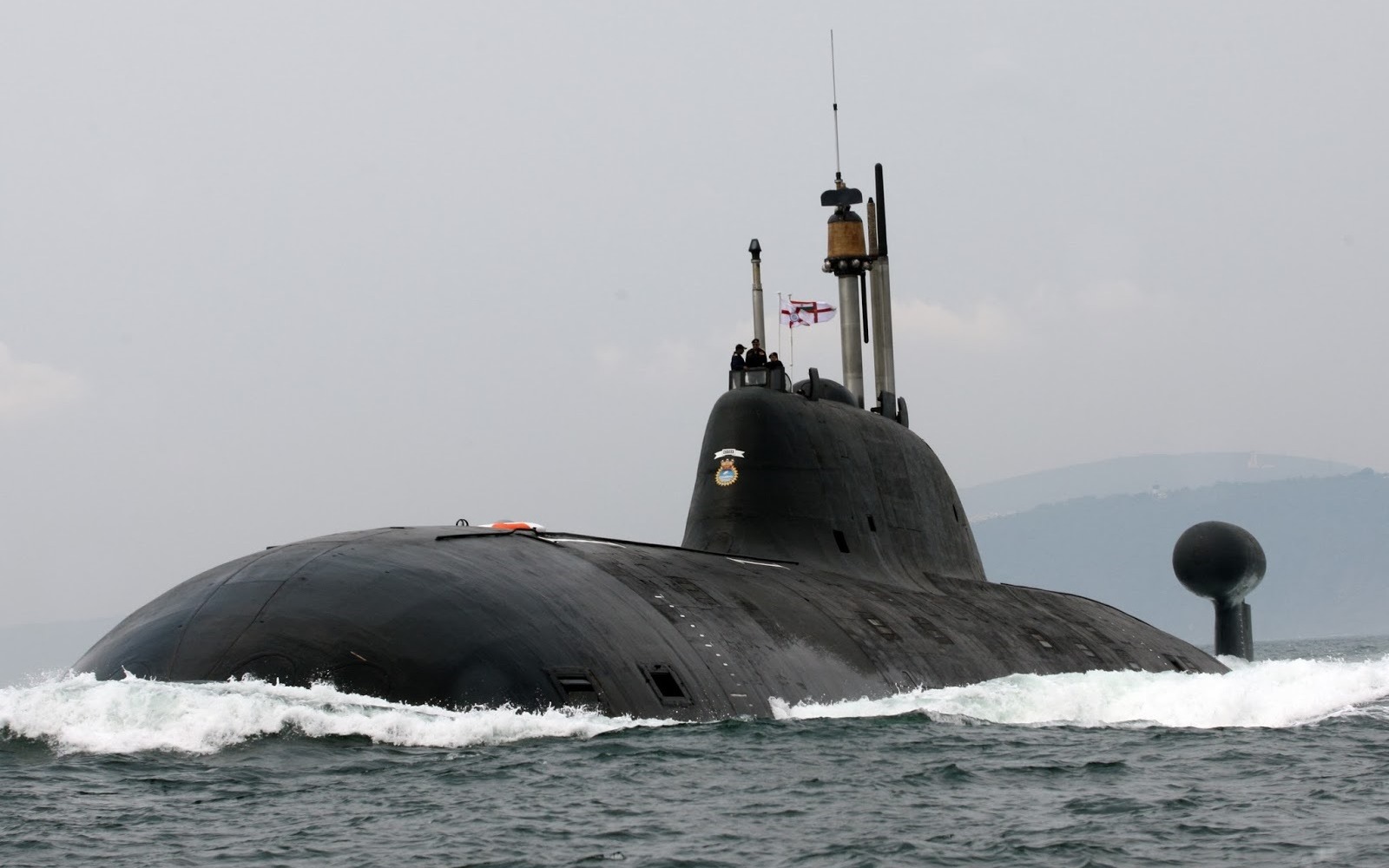 Russia's "Shark": The Akula-Class Submarine Was A Cold War Behemoth ...